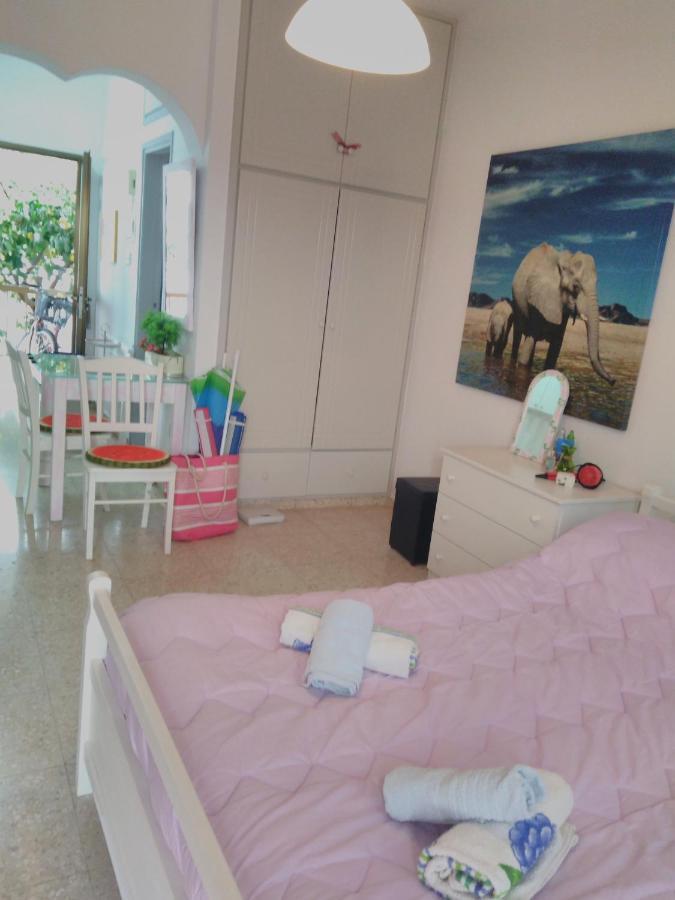 Yiota'S Cute Studio Paphos Eksteriør bilde